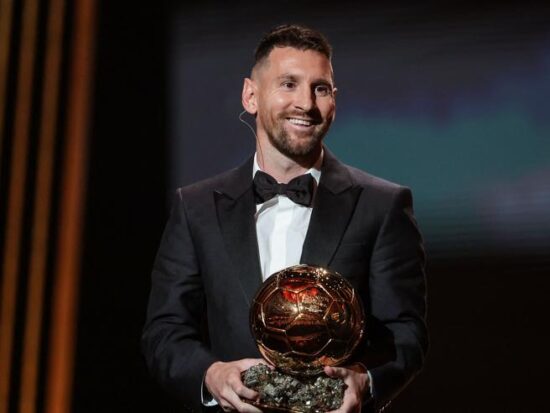 Messi senza limiti vince il suo ottavo pallone d’oro